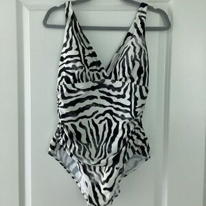 NWT!!  Jantzen Size 12 One-Piece Black & White Animal Print Swimsuit